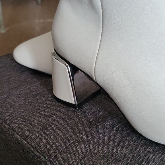 Boot - Picture 3 of 4